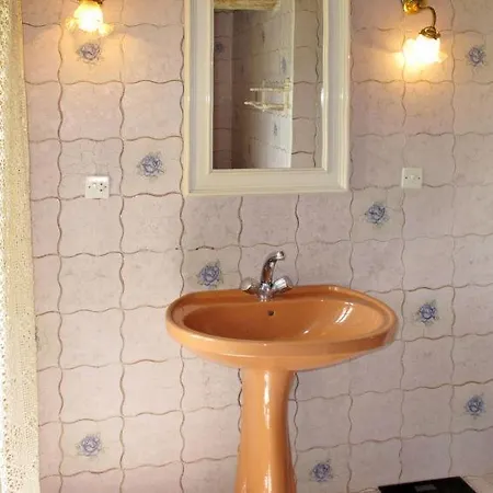 Dom wakacyjny Saint-maime Sleeps 12 Pool Wifi